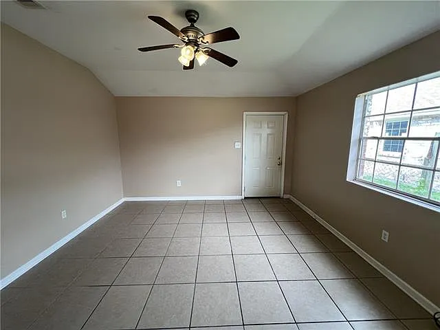2 bed, 1.0 bath, 850 sqft, $1,250 — Photo 3