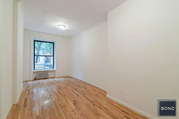 Rented by Bond New York | media 19