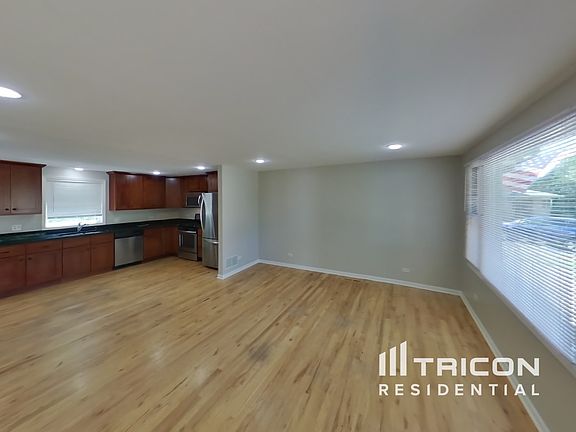 3rd image of 511 Kenilworth Ct