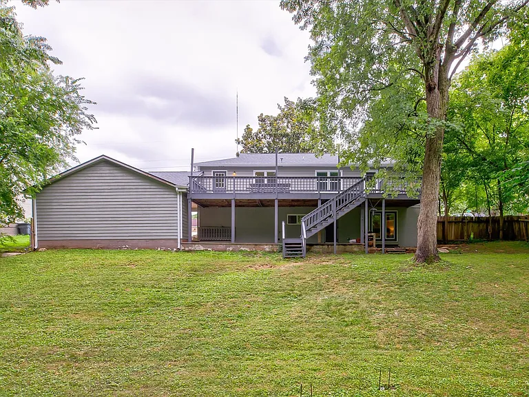 1301 Glenoaks Dr — Photo 28