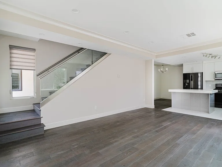 4418 1/2 Kingswell Ave — Photo 7