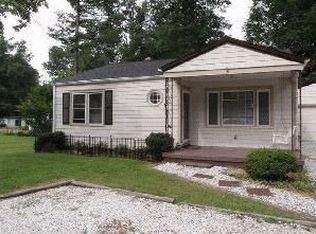 132 Rutledge Dr, Hendersonville, NC 28739