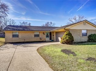 1742 S Bayberry Dr, Miamisburg, OH 45342