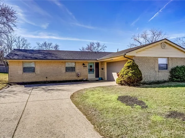 1742 S Bayberry Dr, Miamisburg, OH 45342