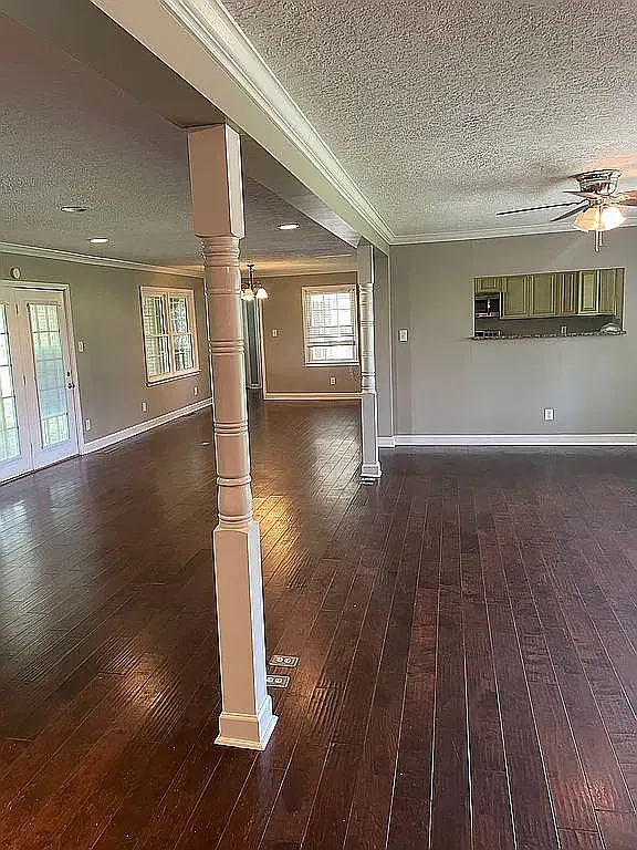 4 bed, 2233 sqft, $1,900 — Photo 4