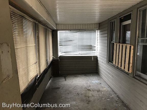 3rd image of 614 S Warren Ave