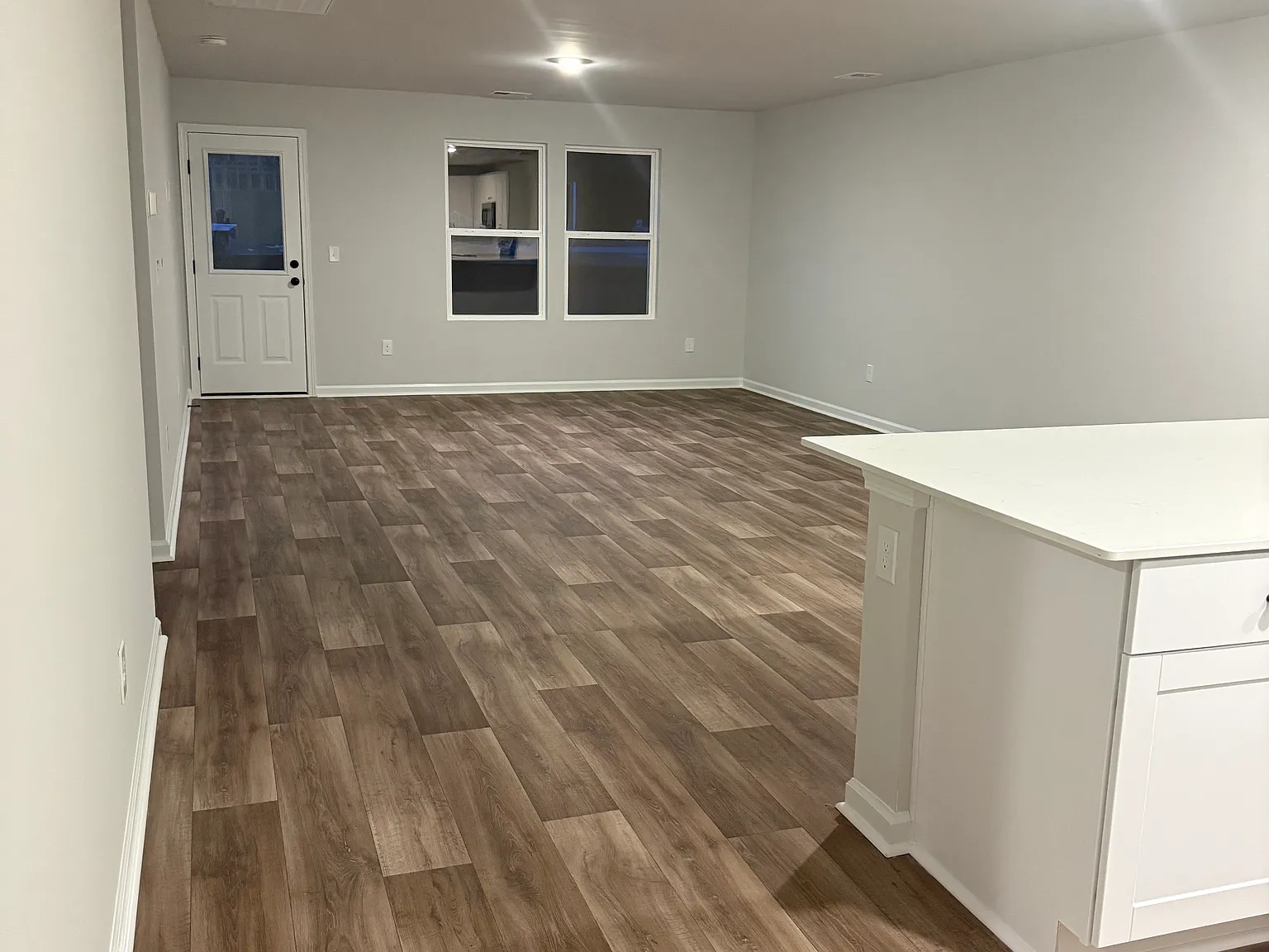 4 bed, 1892 sqft, $2,500 — Photo 2
