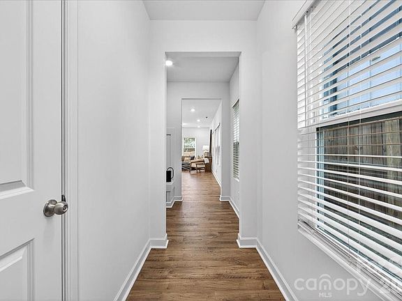 3rd image of 1428 Anderson St