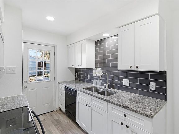 3rd image of 224 E Lake St #224