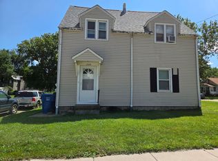 1328 3rd St, Moline, IL 61265