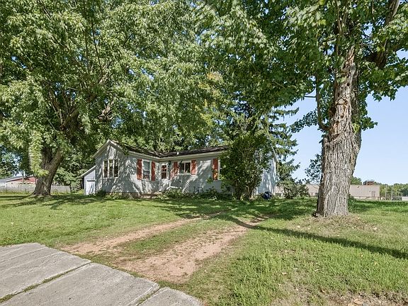 3rd image of 406 E Birch Street