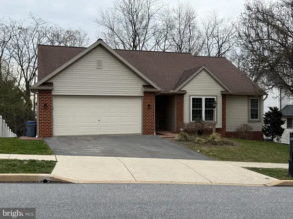 942 Hillside Ave, Elizabethtown, PA 17022