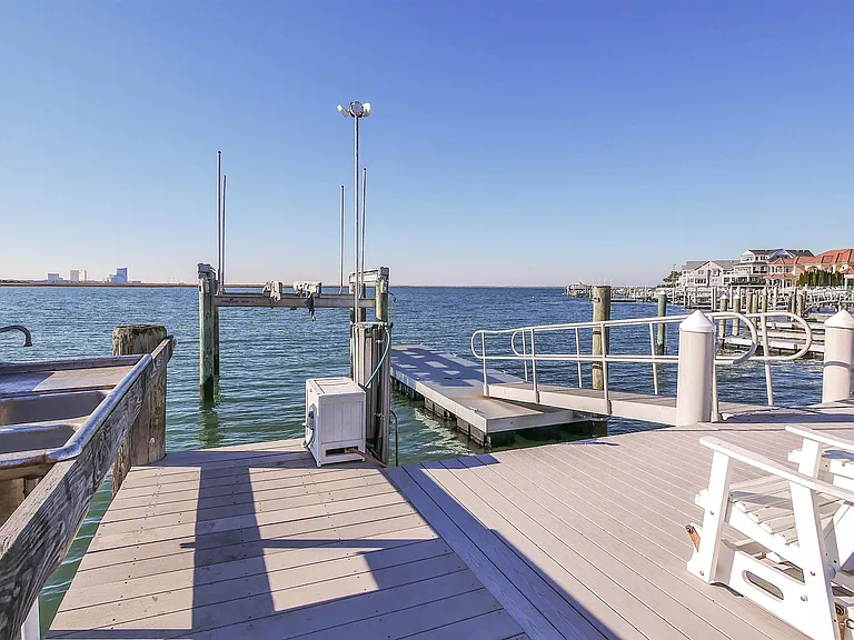 530 W Shore Dr — Photo 58