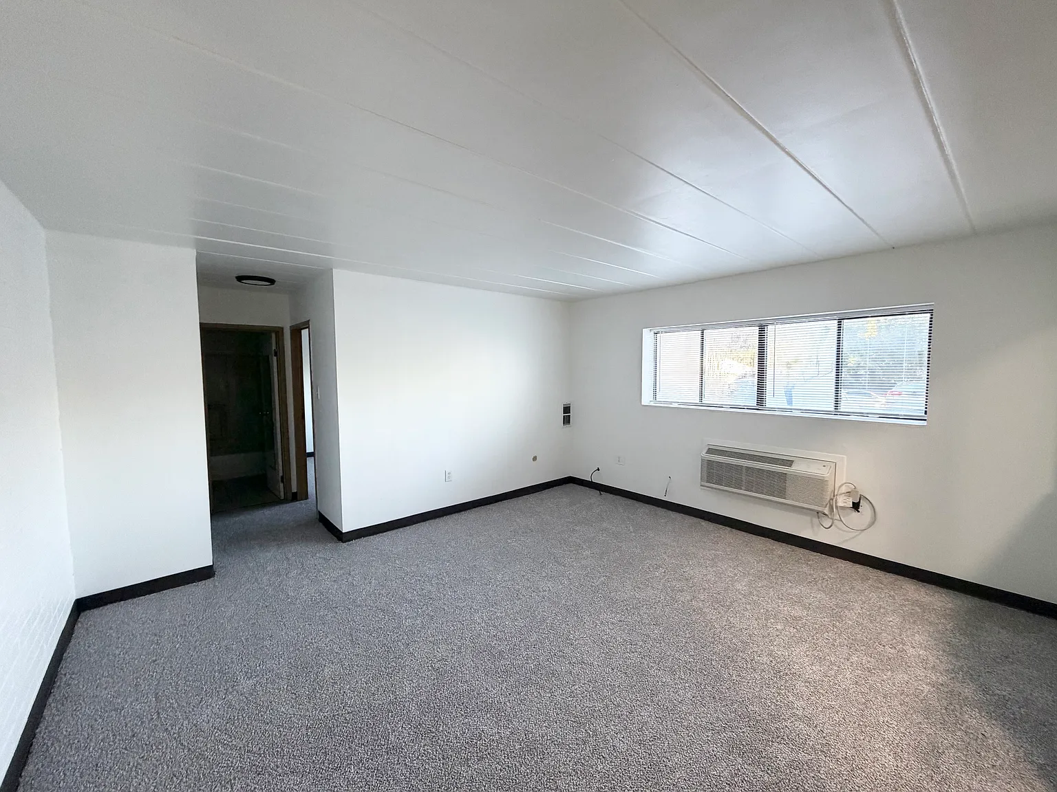 1 bed, 610 sqft, $950 — Photo 3