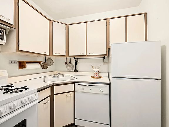 5th image of 330 E 49th St APT 7H