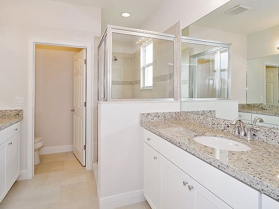 3rd image of 754 NW Leonardo Cir