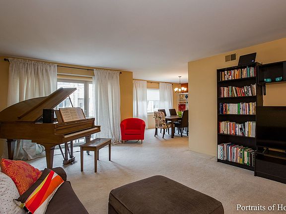 5th image of 1010 N Harlem Ave APT 403