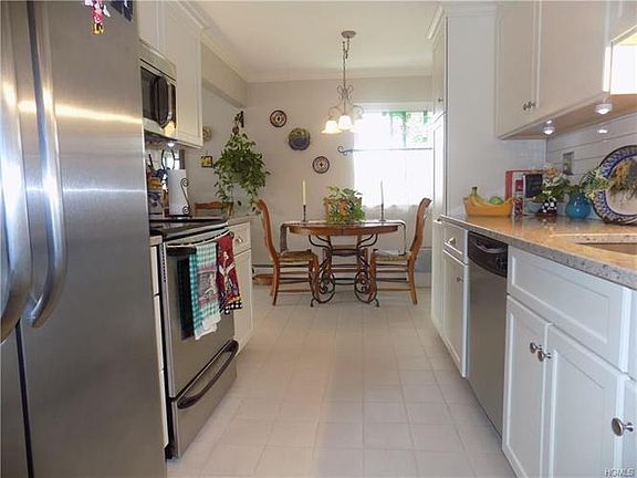 2nd image of 160 Sierra Vista Ln