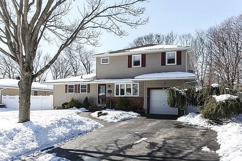 1st image of 26 Simmons Dr