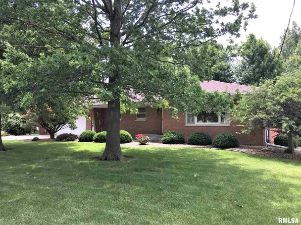 134 W Fremont St, Oneida, IL 61467