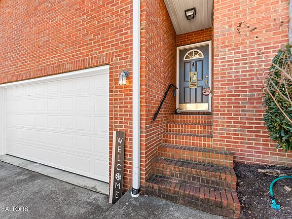 3rd image of 3258 Thomas Hill Way