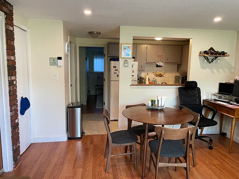 102 Alpine St #5 — Photo 4
