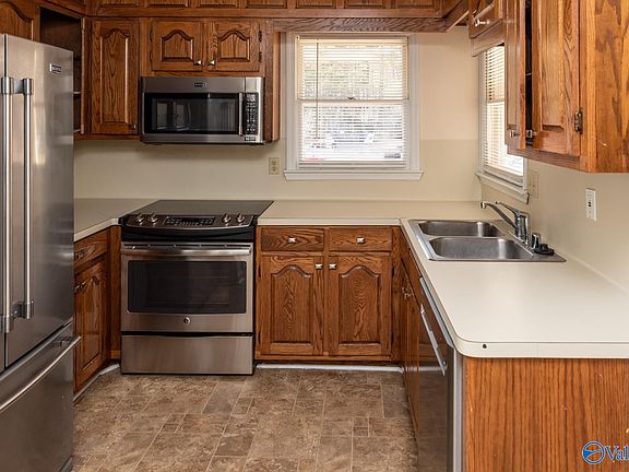2nd image of 1610 Liberty Dr Unit 1610