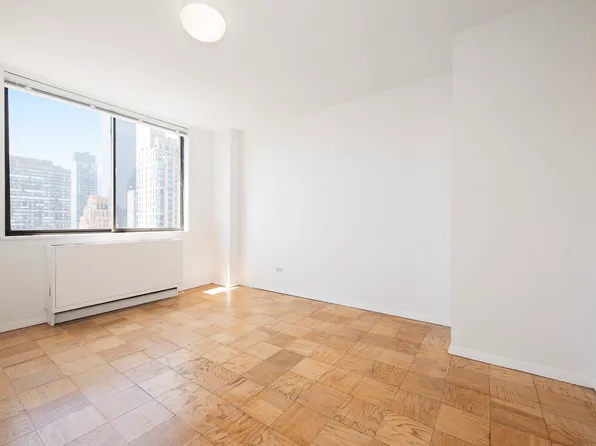 429 East 52nd Street image 6 of 16