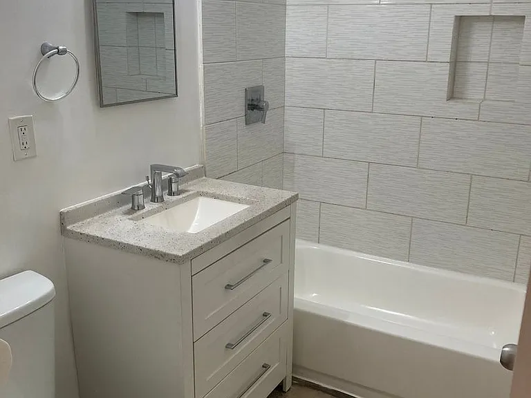 52nd Street Apartments — Photo 27