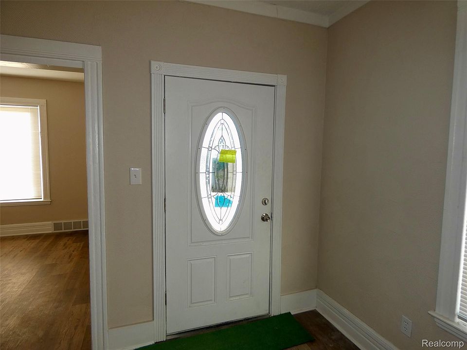 81 Fessenden St, photo 16