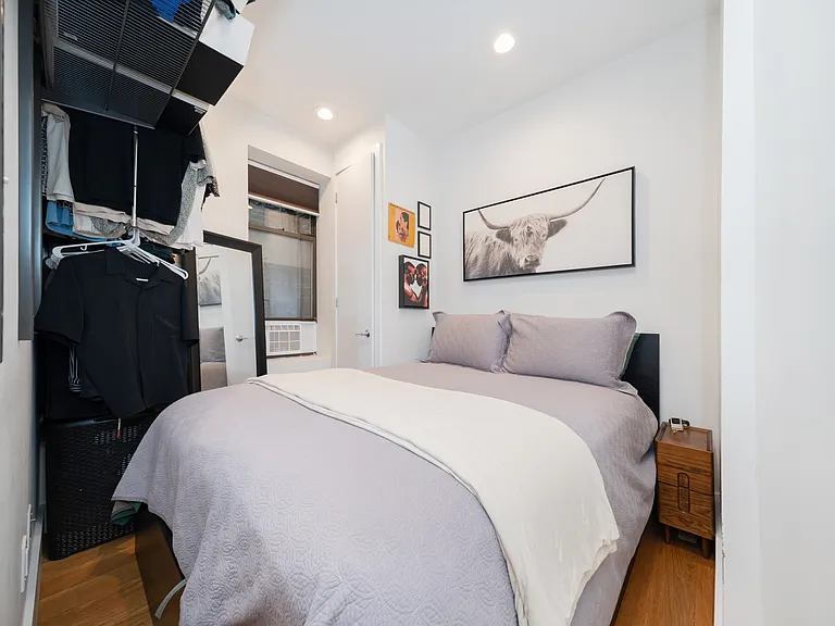 128 W 13th St #5 — Photo 4