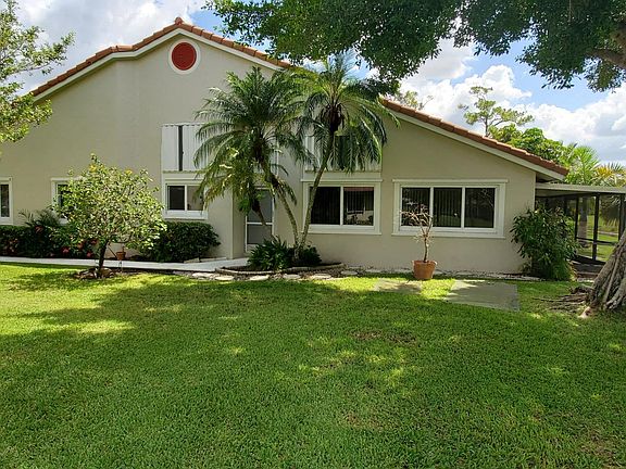 2nd image of 7414 Pinewalk Dr S