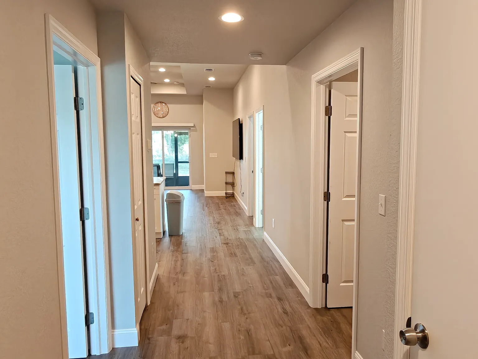 3 bed, 1200 sqft, $1,900 — Photo 3