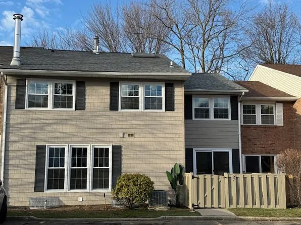 97 Aspen Drive E #97, Woodbury, NY 11797