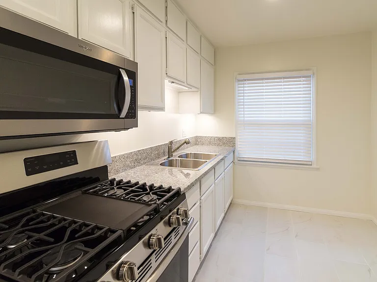 4635 Finley Ave — Photo 12