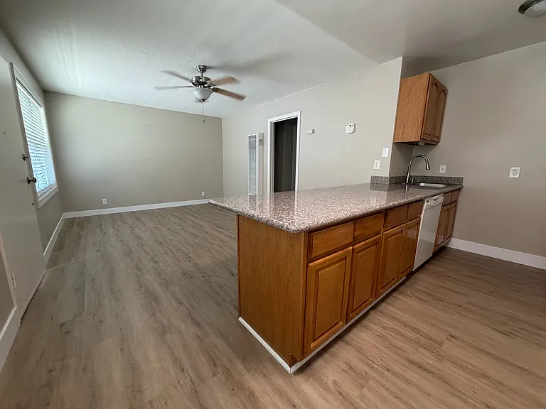 2711 E St #6 — Photo 1