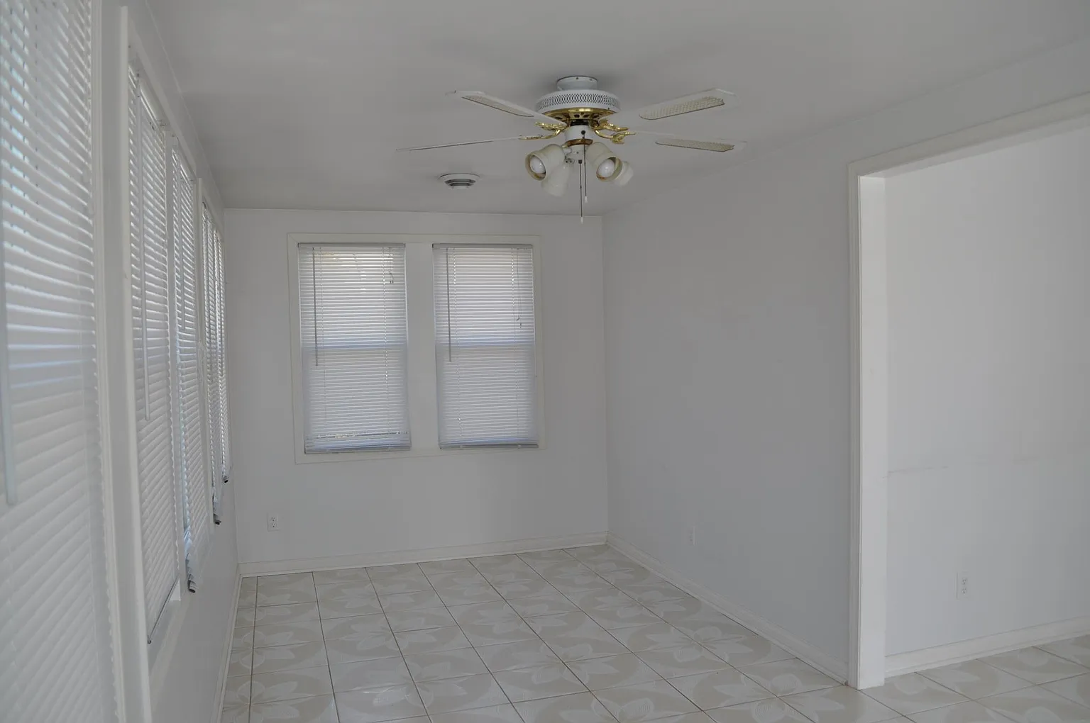 3035 Shore Dr photo 1