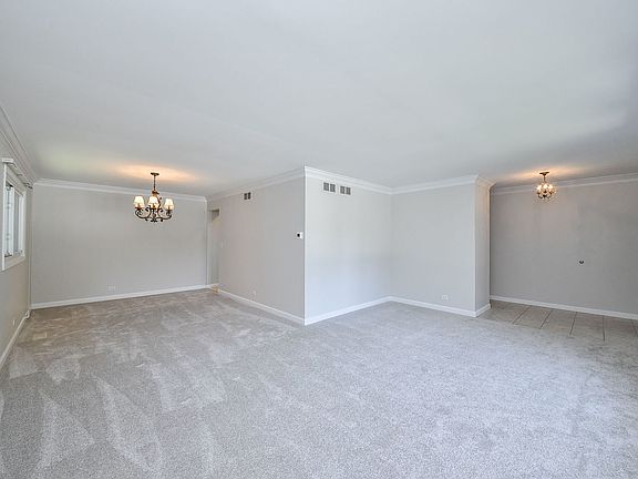 4th image of 1071 Robey Ave