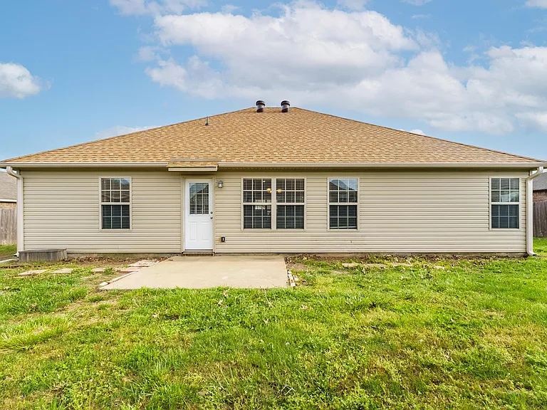 530 Lasso Ln — Photo 22