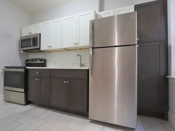 130 Bayridge Parkway image 3 of 7