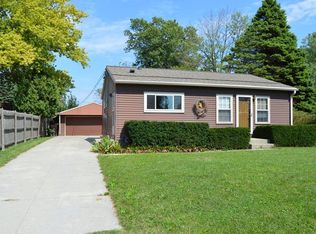 7037 Lakeshore Dr, Racine, WI 53402