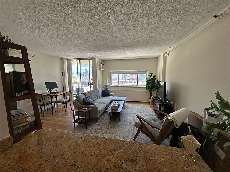 872 Massachusetts Ave #810 — Photo 1