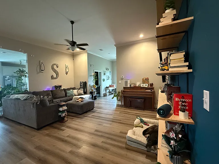 107 Liberty Dr — Photo 3
