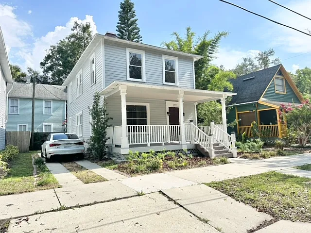 305 W 9th St — Photo 3