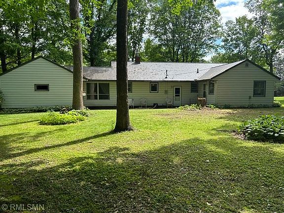 3rd image of 507 Birch St E