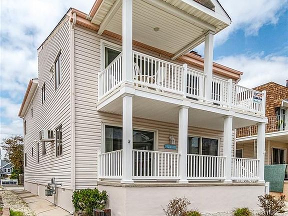 3rd image of 3216 Haven Ave #18