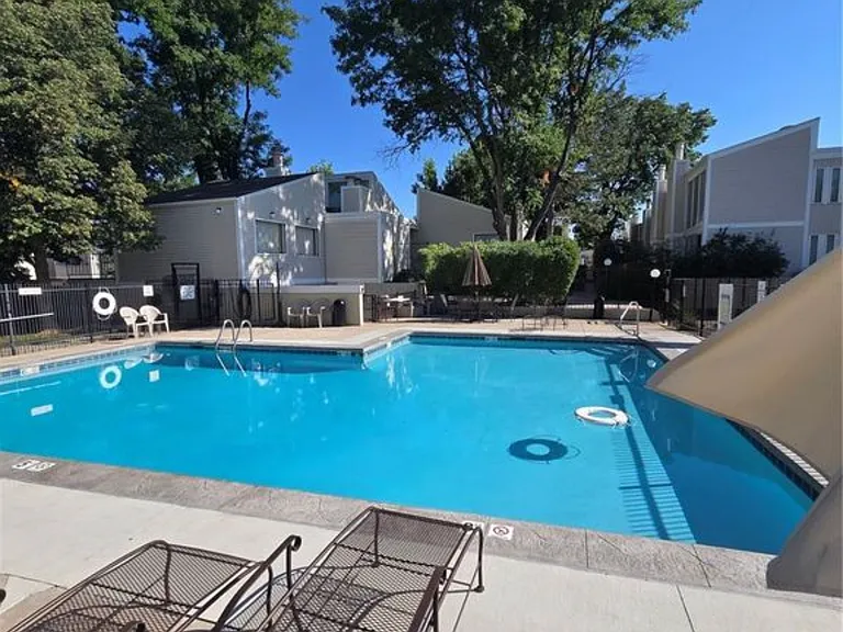 1050 S Monaco Pkwy #145 — Photo 2
