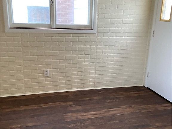 5th image of 1031 Mace St