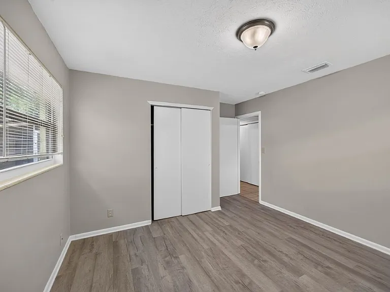 5527 Beney Rd — Photo 18