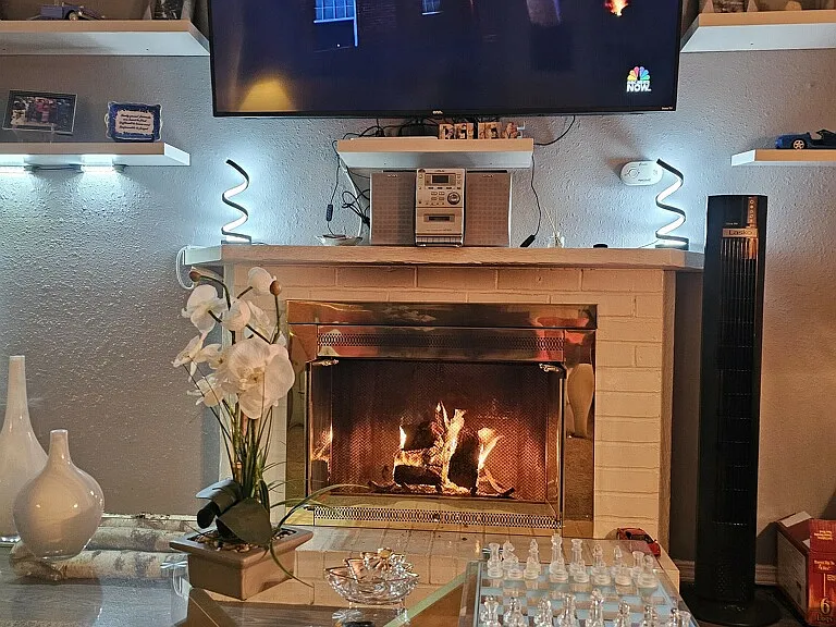 8717 N Roxbury Blvd — Photo 3